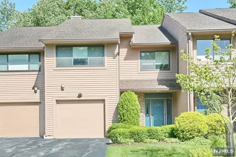 103 Windsor Cir, Westwood, NJ 07675