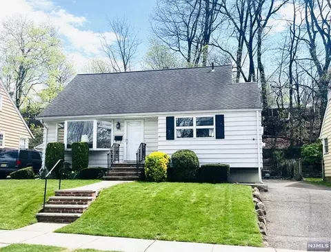 210 14th St, Wood Ridge, NJ 07075