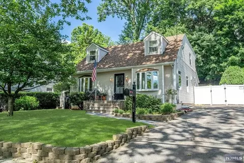373 Shaler Blvd, Ridgefield, NJ 07657