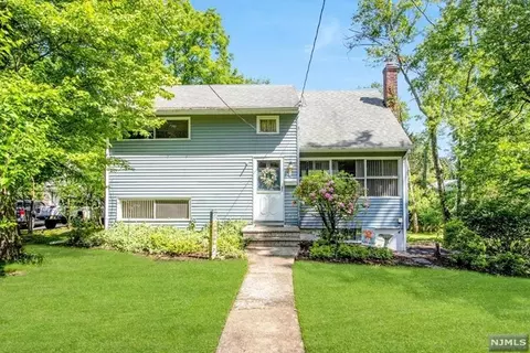 21 Hackensack Ave, Harrington Park, NJ 07640