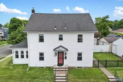 39 Rosedale Ave, Elmwood Park, NJ 07407