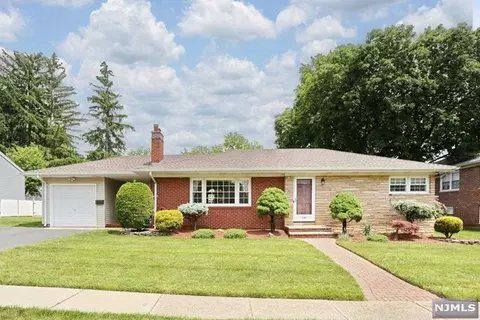604 Lake Ave, Oradell, NJ 07649