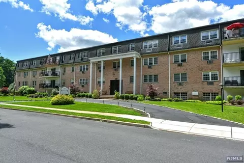 540 Fairview Ave #205, Westwood, NJ 07675