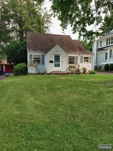 228 Hickory Ave, Tenafly, NJ 07670