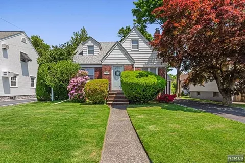 221 Bell Ave, Hasbrouck Heights, NJ 07604