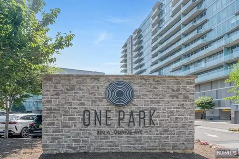 320 Adolphus Ave #520, Cliffside Park, NJ 07010