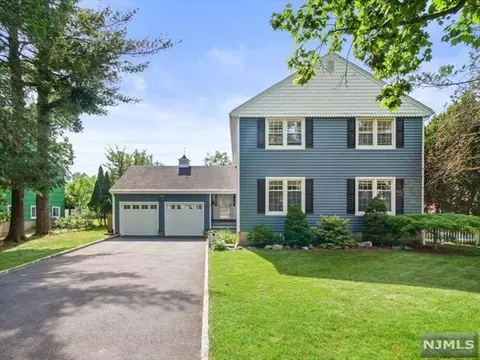 271 Golden Gate Ave, Oradell, NJ 07649