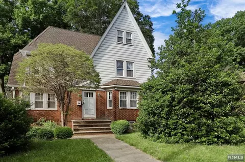 310 Griggs Ave, Teaneck, NJ 07666