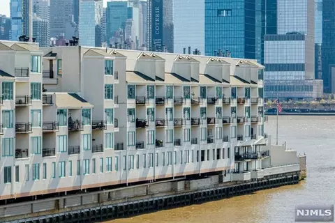 600 Harbor Blvd #865, Weehawken, NJ 07086