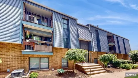 700 Schuyler Ave #D24, Kearny, NJ 07032