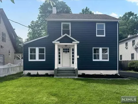 1290 Beaumont Ave, Teaneck, NJ 07666