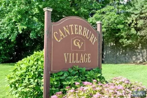 31 Canterbury Ln, New Milford, NJ 07646