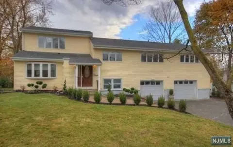 182 E Madison Ave, Cresskill, NJ 07626