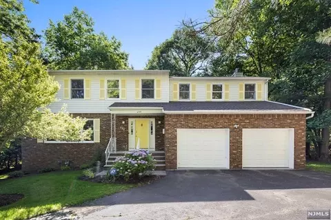 450 Van Emburgh Ave, Ridgewood, NJ 07450
