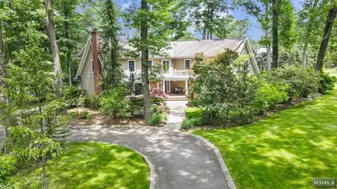 97 Locust Ln, Saddle River, NJ 07458