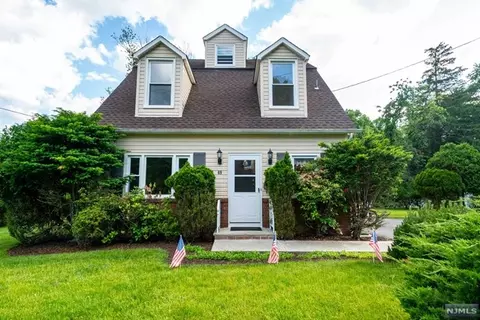 69 Mountain Ave, Park Ridge, NJ 07656