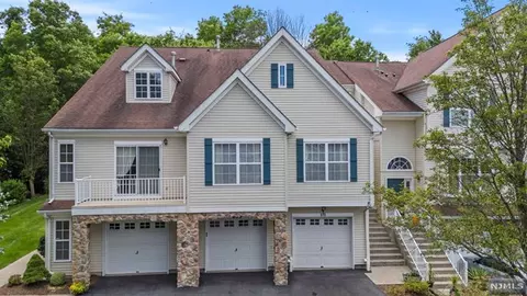 615 Wendover Ct, Randolph, NJ 07869