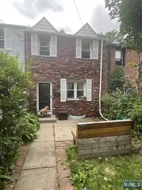 522 Beverly Rd, Teaneck, NJ 07666
