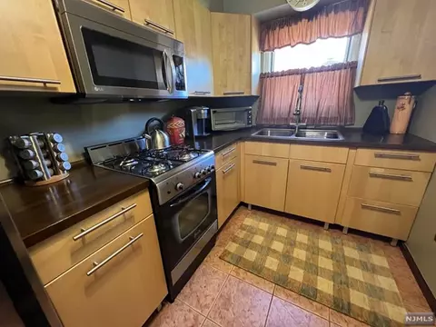 486 Blanchard Ter #67, Hackensack, NJ 07601