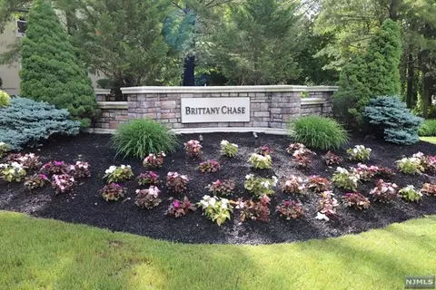 708 Brittany Dr, Wayne, NJ 07470