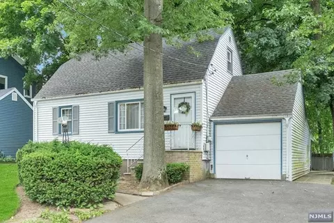 96 Romano Dr, Dumont, NJ 07628