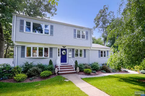 12 Shelby Ave, Paramus, NJ 07652 photo 1