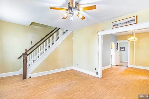 3 Laurel Pl, East Rutherford, NJ 07073