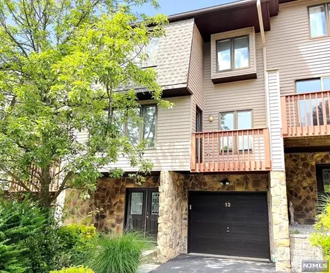 107 Wedgewood Dr #13, Woodland Park, NJ 07424