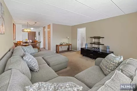 5 Linden St #3B, Hackensack, NJ 07601