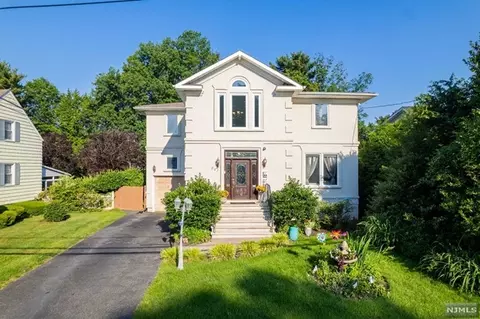 991 Pacific St, New Milford, NJ 07646