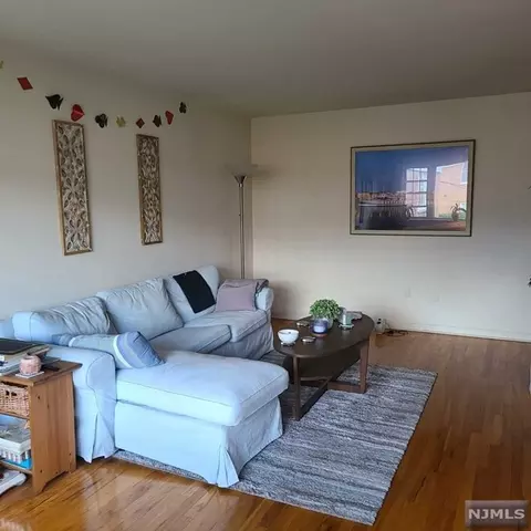 565 Grove St #A16, Clifton, NJ 07013