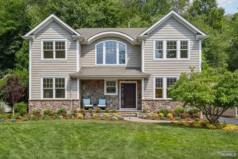 333 James St, Ridgewood, NJ 07450