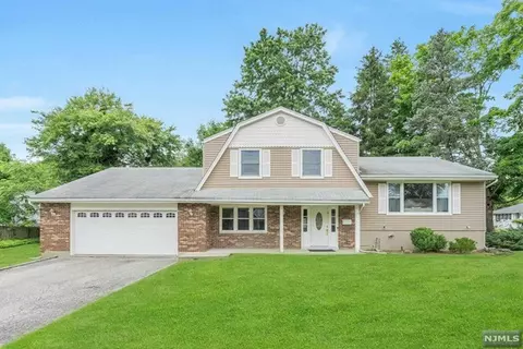 1 Blanche Ave, Demarest, NJ 07627