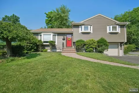 104 Franklin St, Dumont, NJ 07628