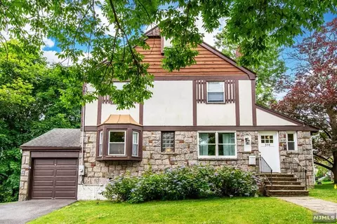 359 Windsor Rd, River Edge, NJ 07661