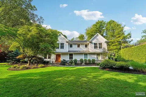 116 Schuyler Rd, Allendale, NJ 07401