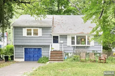 282 Cedarcroft Rd, Ridgewood, NJ 07450