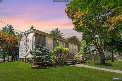 240 Demarest Ave, Closter, NJ 07624