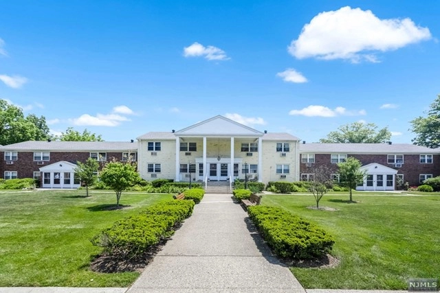 24 Regency Park Unit 24  