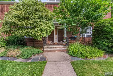 544 Broad Ave #2, Leonia, NJ 07605