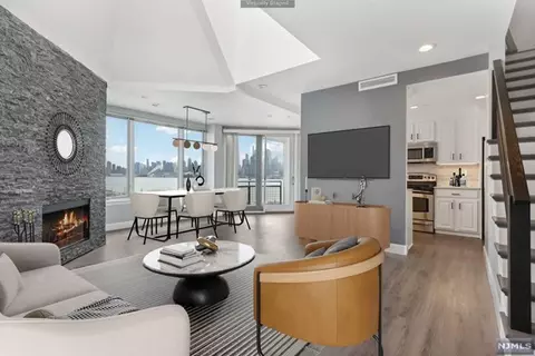 600 Harbor Blvd #1059, Weehawken, NJ 07086