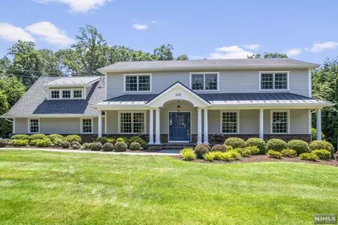 489 Ivy Ln, Wyckoff, NJ 07481