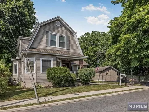 18 George St, Wanaque, NJ 07465