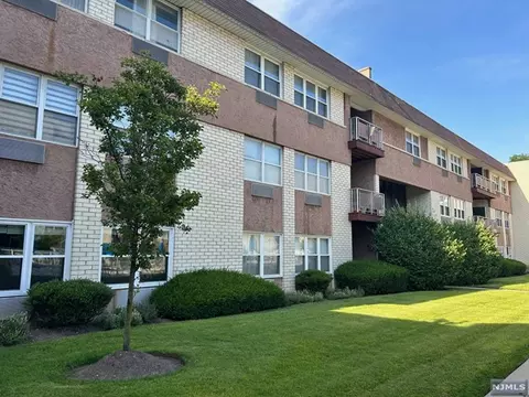 1111 River Rd #C19, Edgewater, NJ 07020
