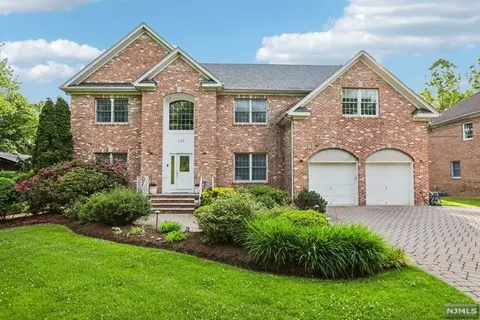 153 Paramus Rd, Paramus, NJ 07652