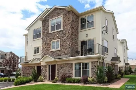 1625 Paterson Plank Rd, Secaucus, NJ 07094