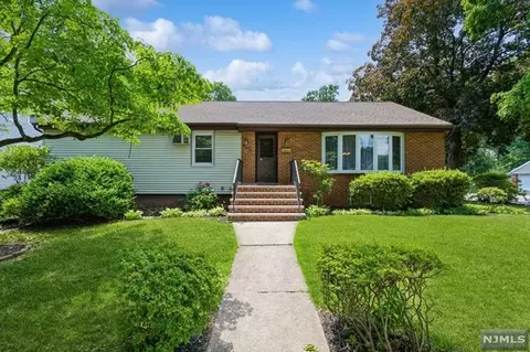 392 Roslyn Ave, New Milford, NJ 07646