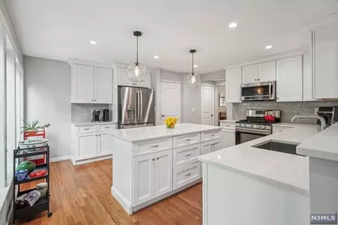 215 Voorhis Ave, River Edge, NJ 07661