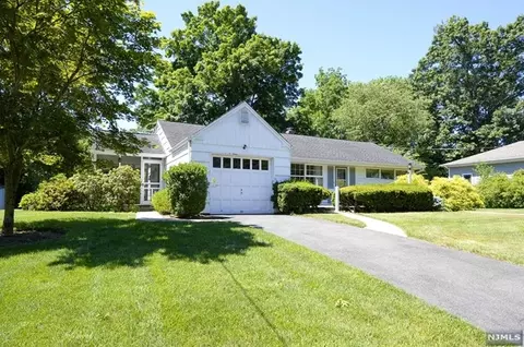 332 Mastin Pl, Ridgewood, NJ 07450