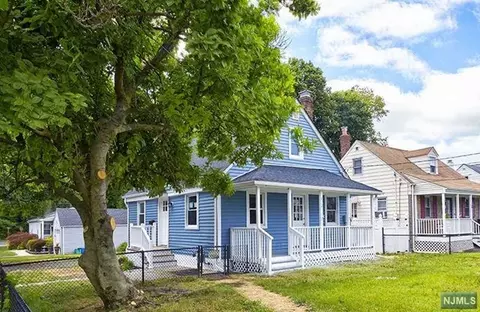 172 Palsa Ave, Elmwood Park, NJ 07407